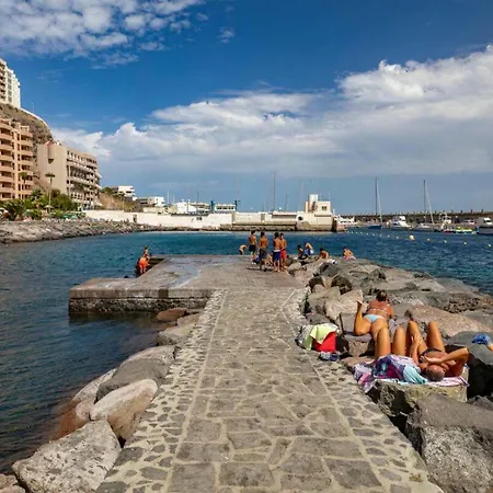 A 150 M De La Playa Con Vistas Al Mar Y Balcon Radazul
