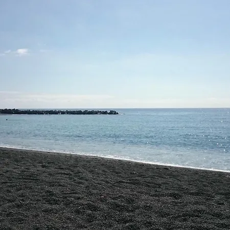 Apartment A 150 M De La Playa Con Vistas Al Mar Y Balcon