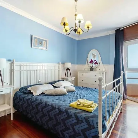 A 150 M De La Playa Con Vistas Al Mar Y Balcon *