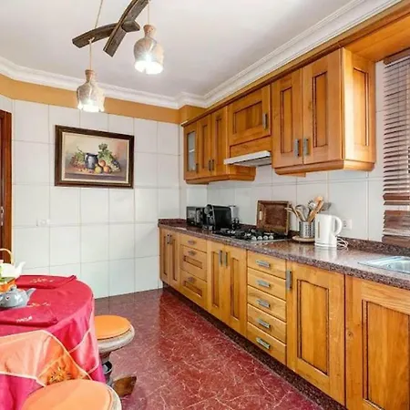 A 150 M De La Playa Con Vistas Al Mar Y Balcon